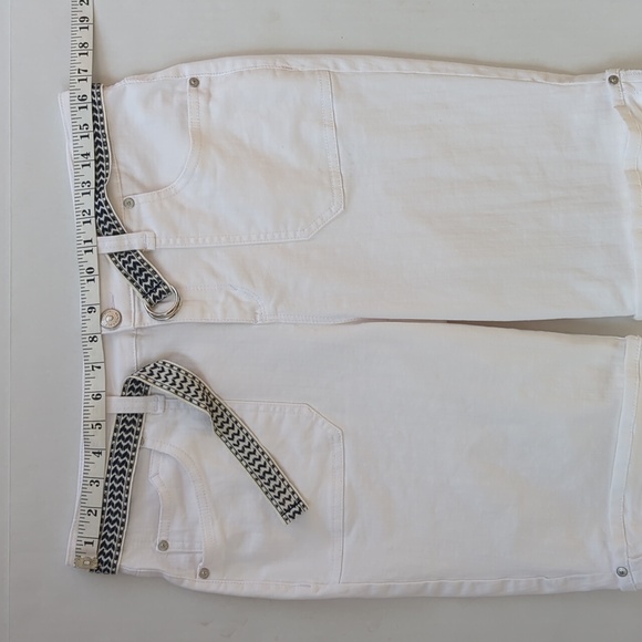 Gloria Vanderbilt Slimming Mia Belted Cuff Bermuda Shorts 8 White Pockets - Picture 8 of 16